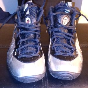 Kids Nike little posite mid chrome size 5.5y